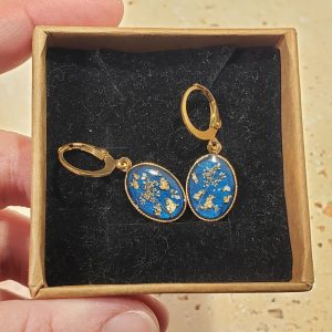 Dormeuses bleues, or, fleurs