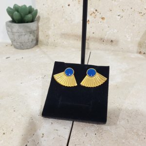 puces laiton brut et résine bleue