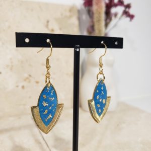 boucles bleues, dorées
