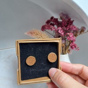 puces d’oreilles cuir marron