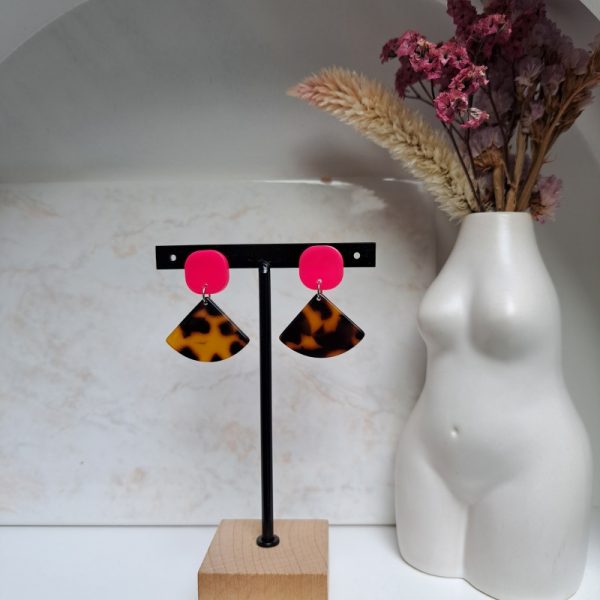 Boucles d'oreilles fuchsia et écaille de tortue marron