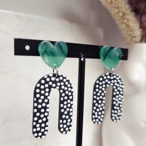 boucles d’oreilles cœur vert, pendentif noir à pois