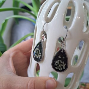 Boucles d’oreilles noir/fleurs
