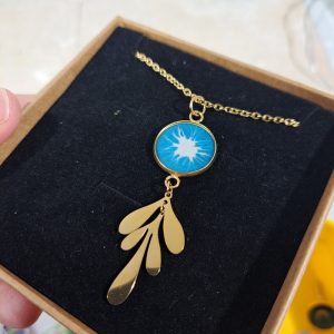collier avec un véritable cyanotype recouvert de résine