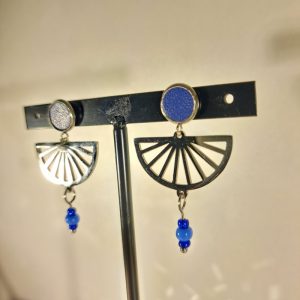 boucles d’oreilles éventail et cuir bleu perles verre