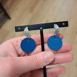 boucles d’oreilles rond cuir bleu et liège