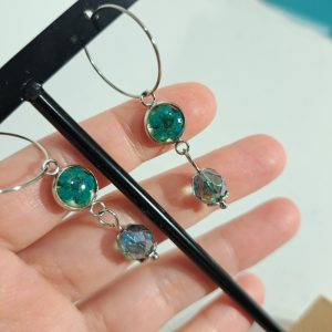 créoles fleurs turquoises, perles verre