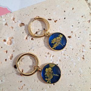 minis créoles cabochon bleu et fleur jaune