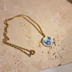 collier porcelaine mini fleurs bleues