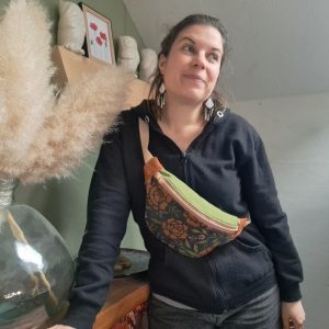 sac banane fleurs (rouille/vert)