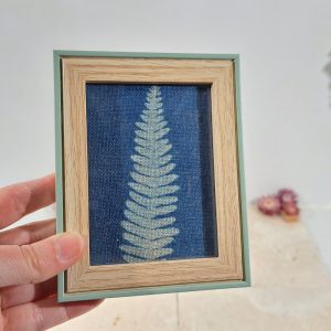 mini cadre feuille de fougère sur tissu en lin
