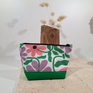 petite trousse fleurs abstraites