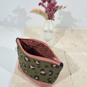 petite trousse léopard kaki et rose